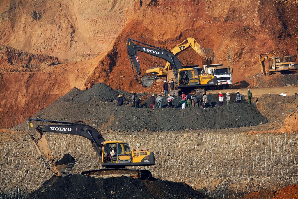 FG Plans Massive Investments in Mining Sector to Boost Economy
