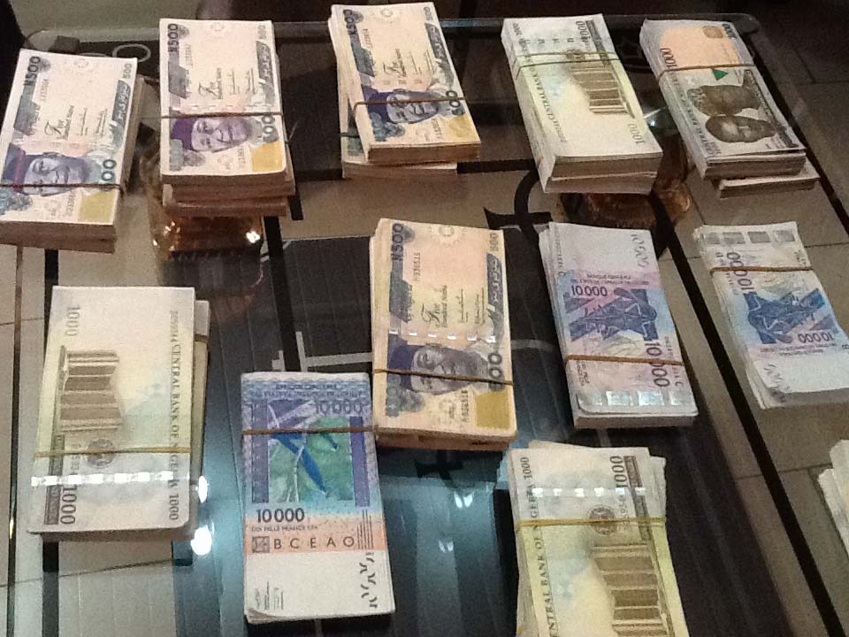 Naira Depreciates To N460 Per Dollar At Black Market Business Post Nigeria