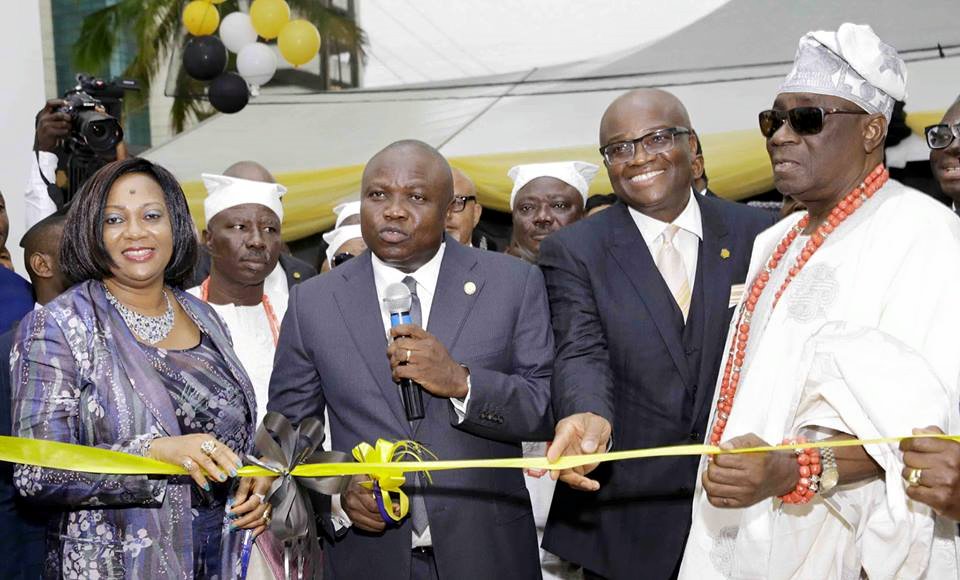 Ambode Woos Investors with 24-Hour Electricity by 2018