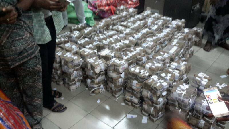 EFCC Uncovers N.5b Hidden in Lagos Shopping Plaza