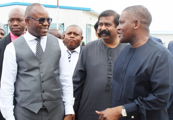 FG Begs Dangote to Complete Refinery Before 2019