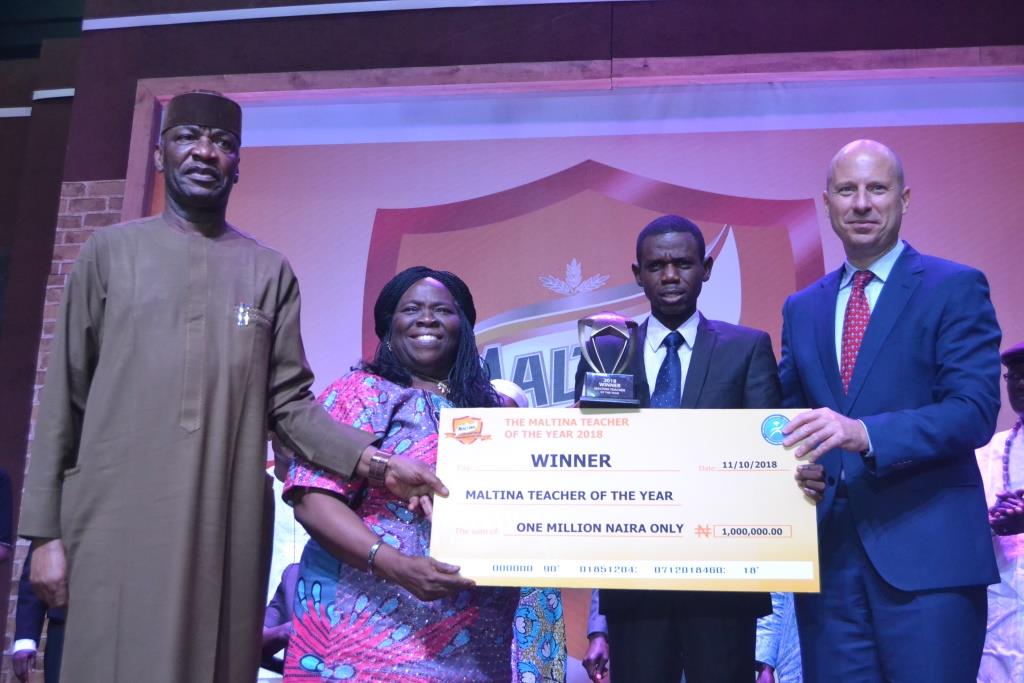 Abuja-Based Olasunkanmi Opeifa Emerges Best Teacher in Nigeria