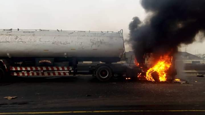 Pandemonium as Tanker Goes up in Flames in Lagos
