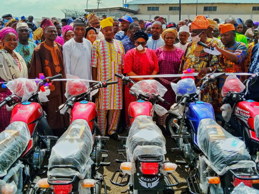 Akande-Sadipe and others commissioning the bikes