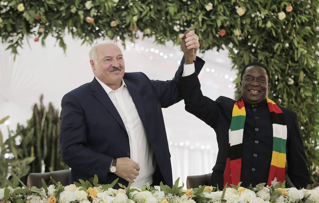 Belarus President Lukashenko and Zimbabwean President Mnangagwa agricultural equipment