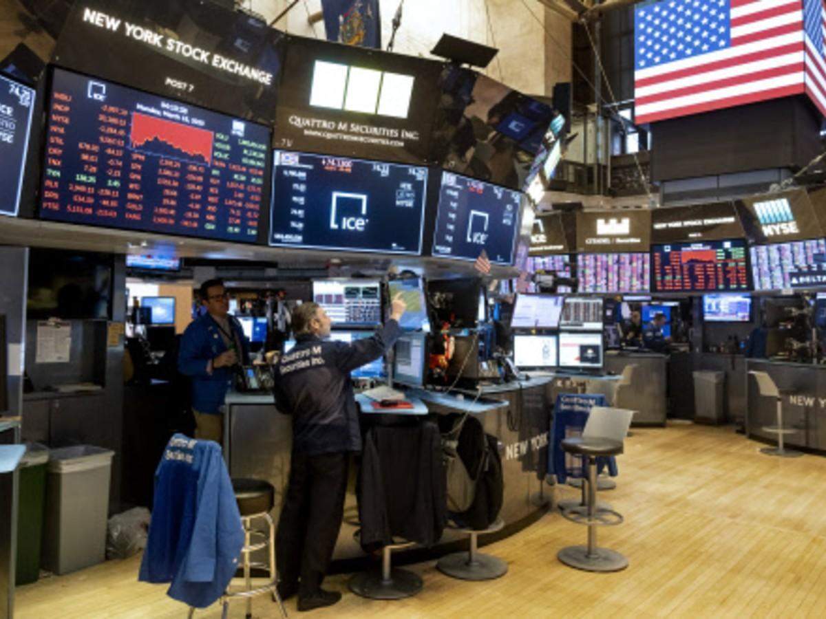 US markets give back ground