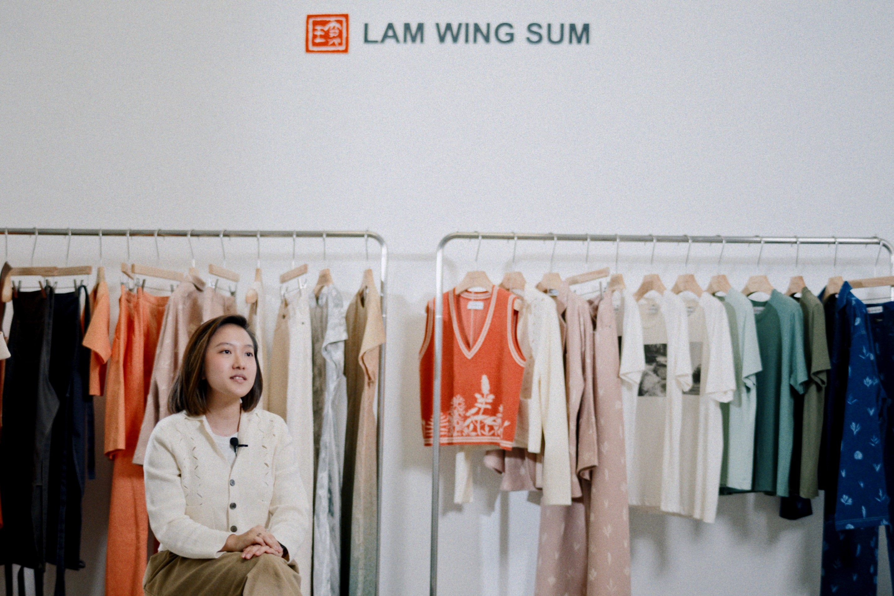 The stores run by the three young entrepreneurs were officially opened at Peak Galleria, Kornhill Plaza and Amoy Plaza respectively, realizing their entrepreneurial dreams