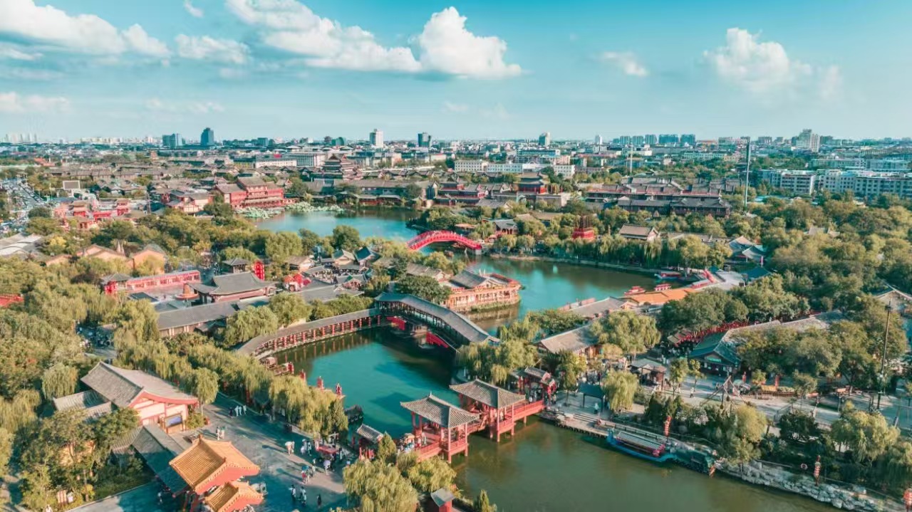 Millennium City Park (Qingming Riverside Landscape Garden)