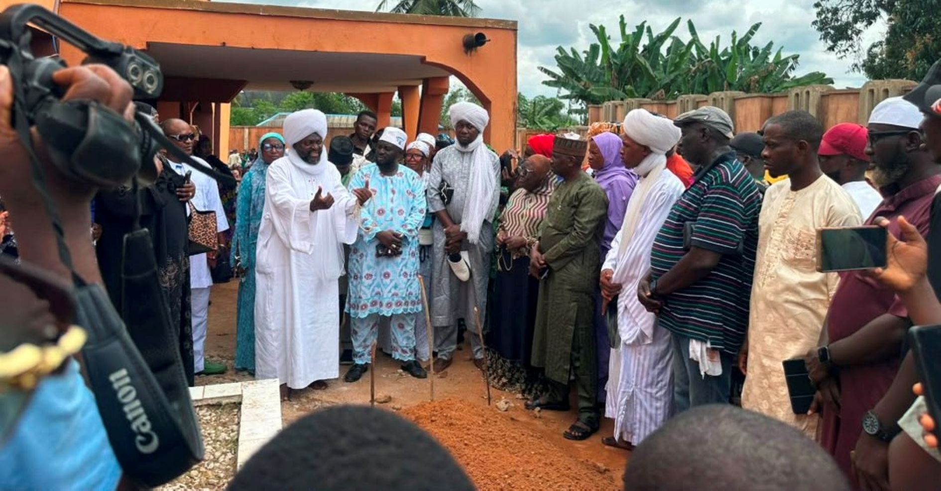 ogogo laid to rest