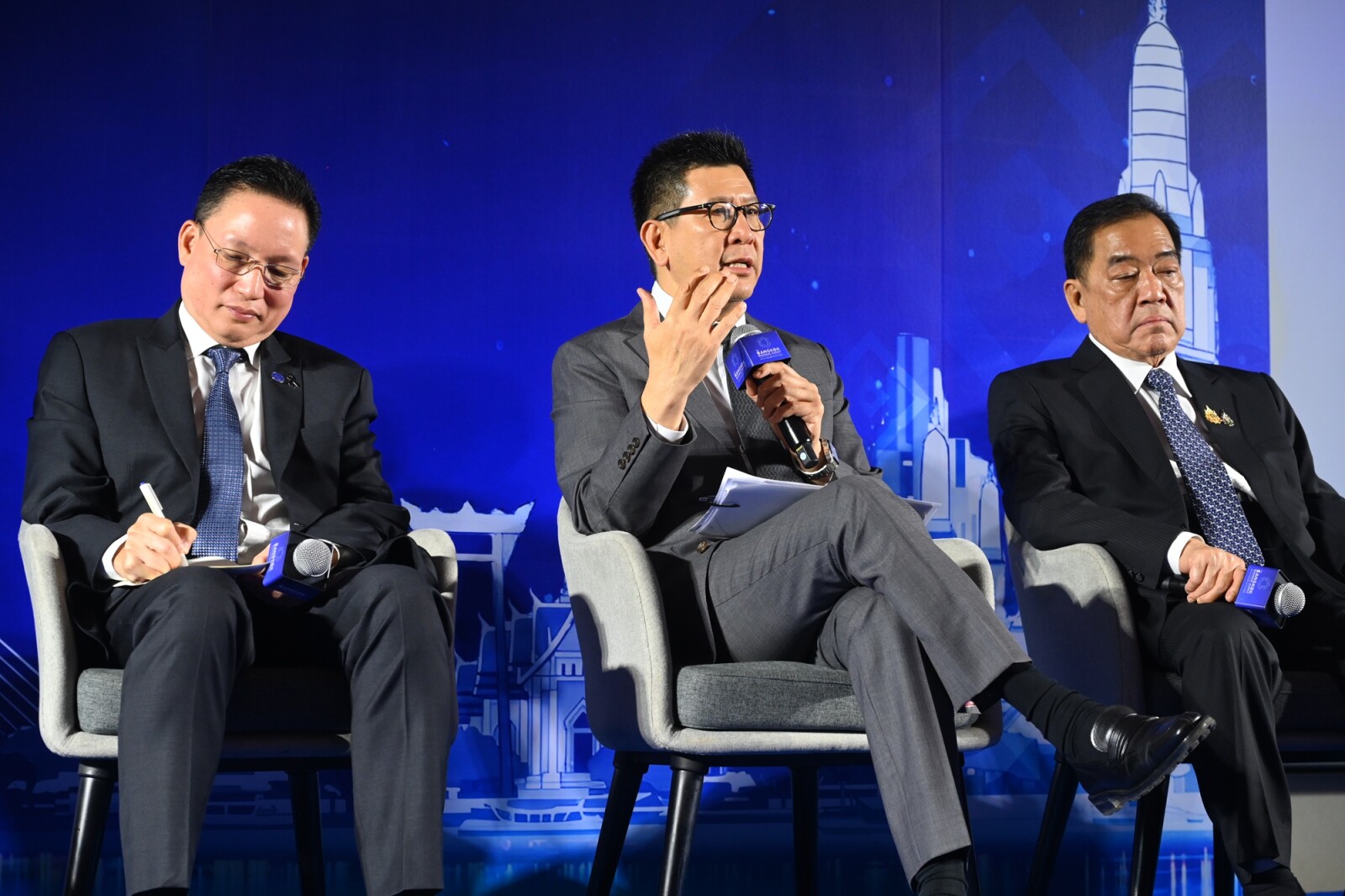 Representatives of the Joint Standing Committee on Commerce, Industry and Banking (JSCCIB) share Thailand's strategic economic direction.